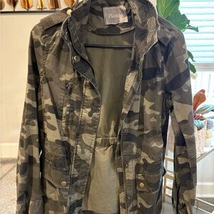 2Sable Women's Camouflage Utility Jacket